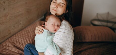 Como Segurar um Bebê no Colo com Segurança e Conforto